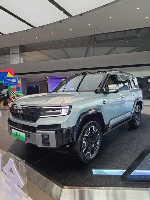 佛山215比亚迪方程豹硬派越野的爆款，英菲尼迪35周年与你共成长